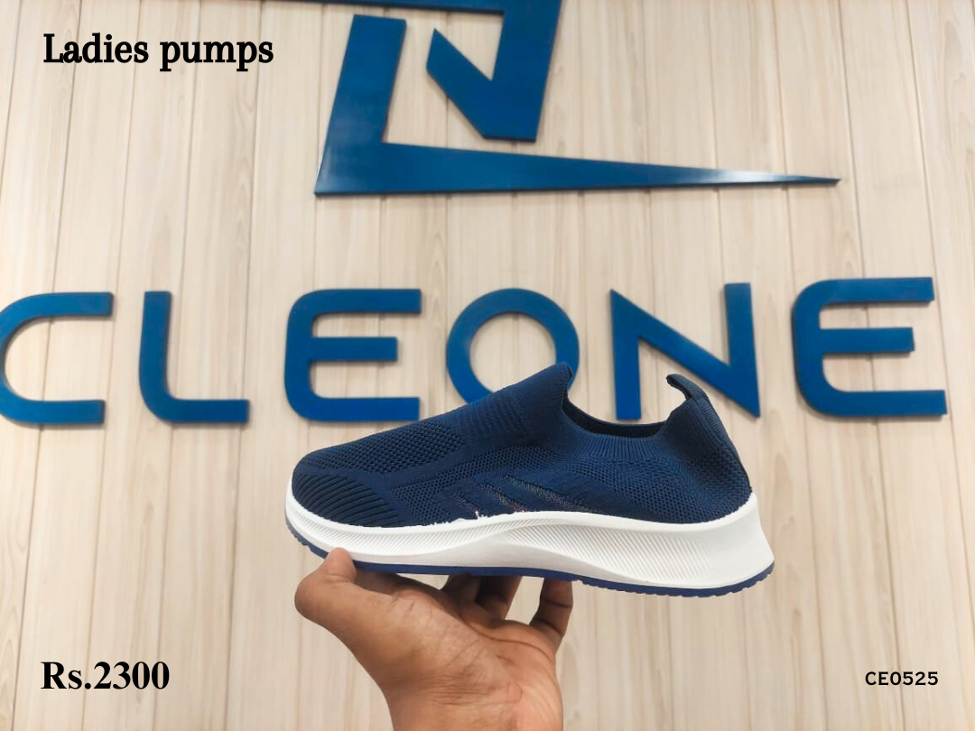 Ladies pumps